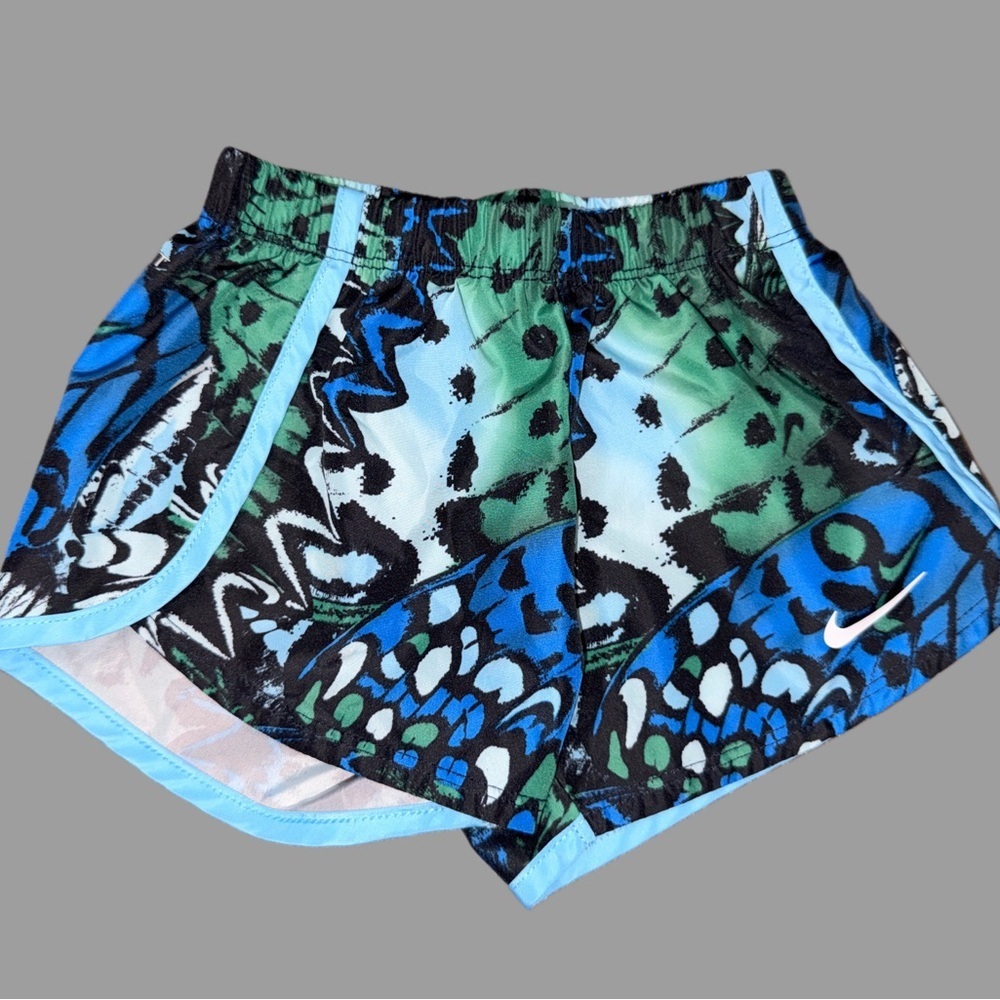 Nike Dri-Fit Butterfly Logo Top & Shorts Set | 18 Months | Like New - Picture 5 of 5